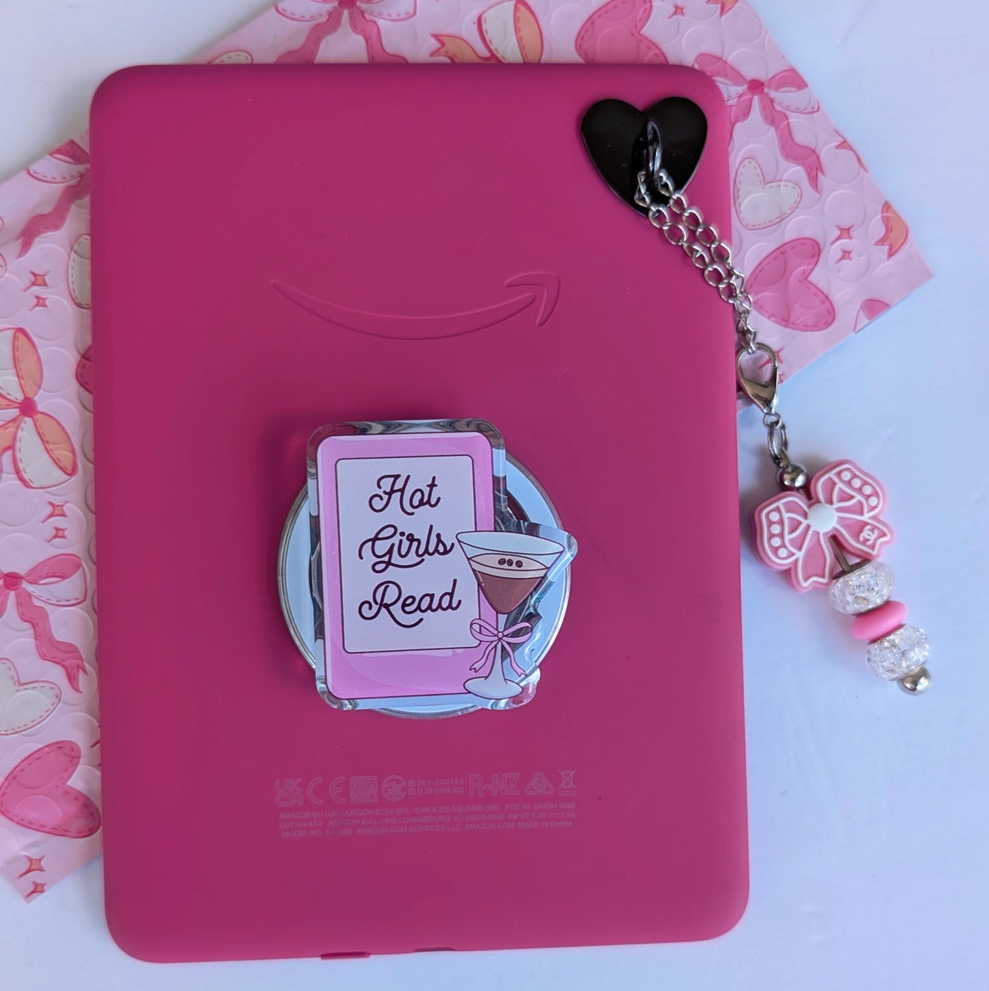 Hot Girls Read - Magsafe Kindle Grip