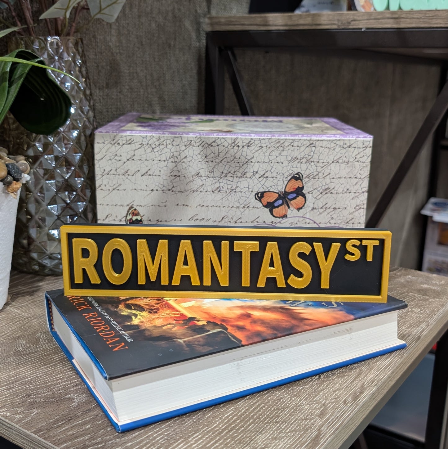 Romantasy - Book Shelf Sign