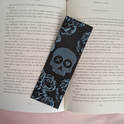 Skull glow in the dark bookmark
